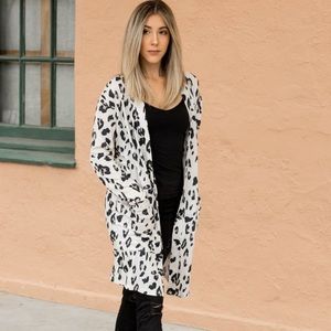 NWOT, Animal Print Long Sleeve Cardigan w/pockets